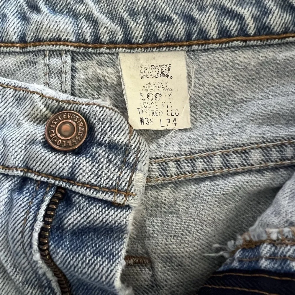Vintage 90s Levi’s 560 Loose Fit Tapered Leg Men’s Size 38x34 USA Y2K Ligh Wash